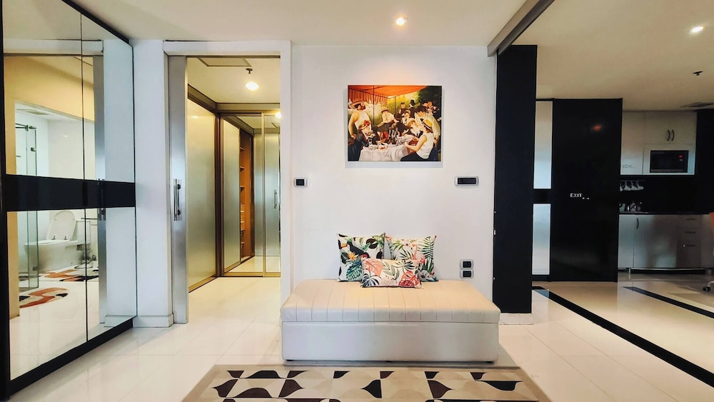 168 Rajdamri Apartment Near Central World