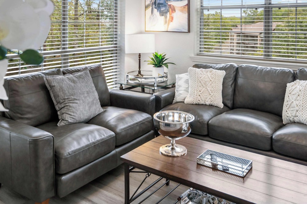 Fairway Follies Luxury Retreat