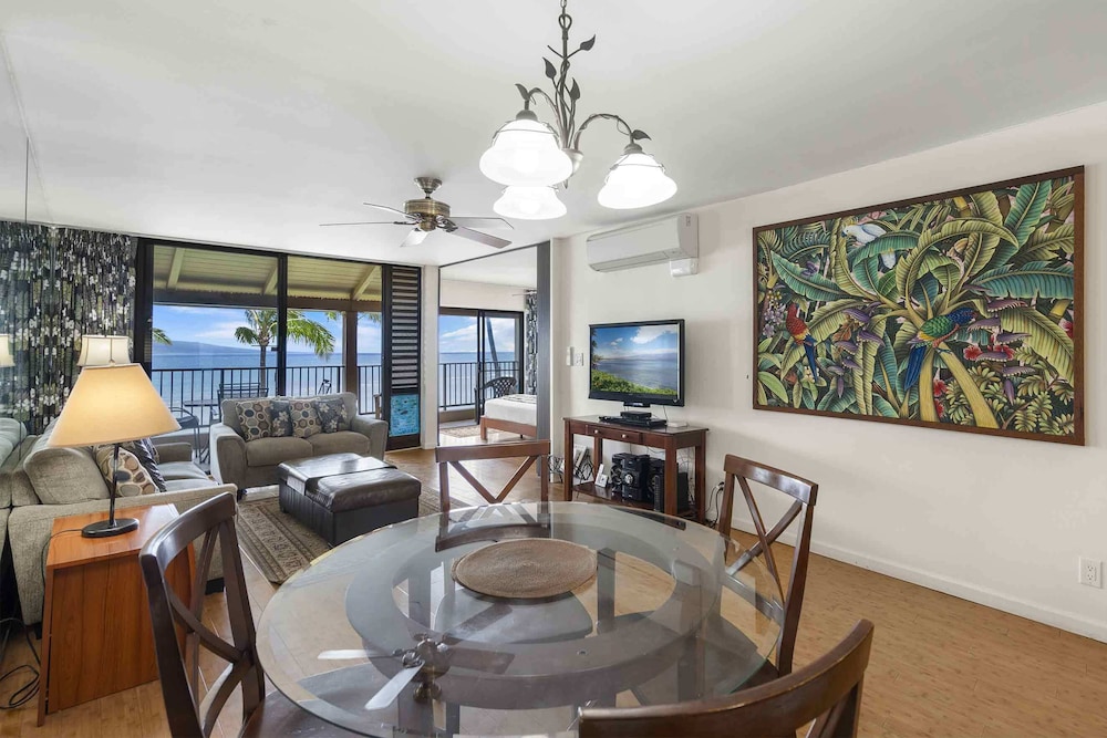 Lauloa 410 - Top Floor, Oceanfront Lanai, Molokini & Halaeakala Views, Split A/C