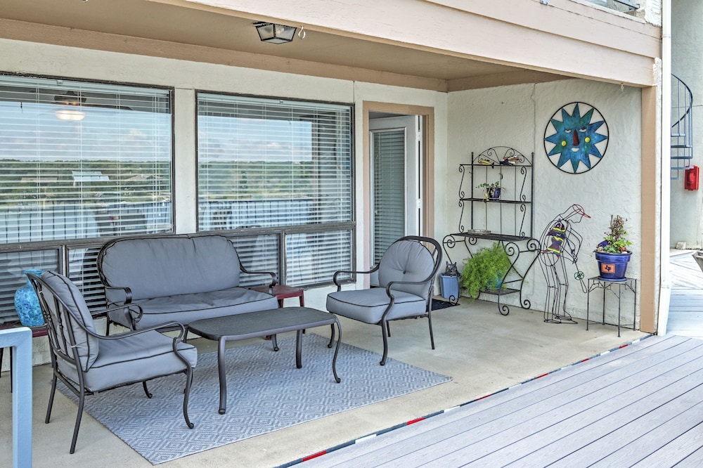 Spicewood Condo on The South Shore of Lake Travis! - Property Image 5