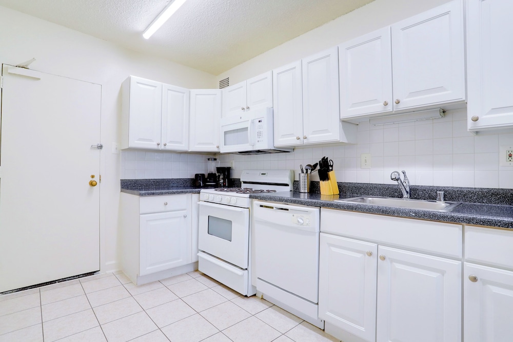 Crystal City Comfortable Apartments