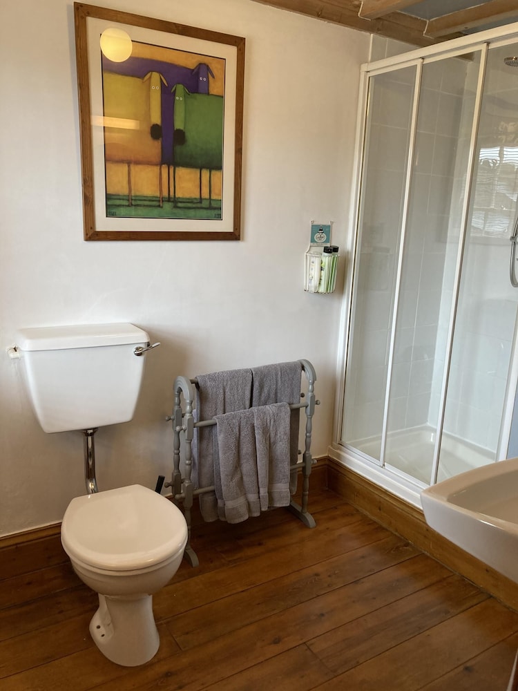 Riverside B & B