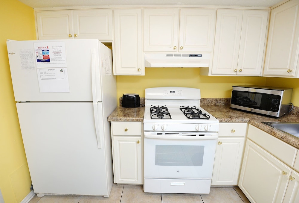 133 West Leslie Lane 2 Bedroom Townhouse