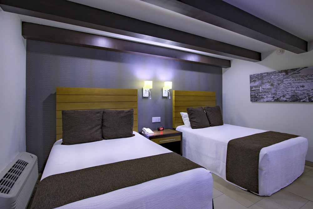 Ensenada Vacations - Hotel La Pinta - Property Image 52