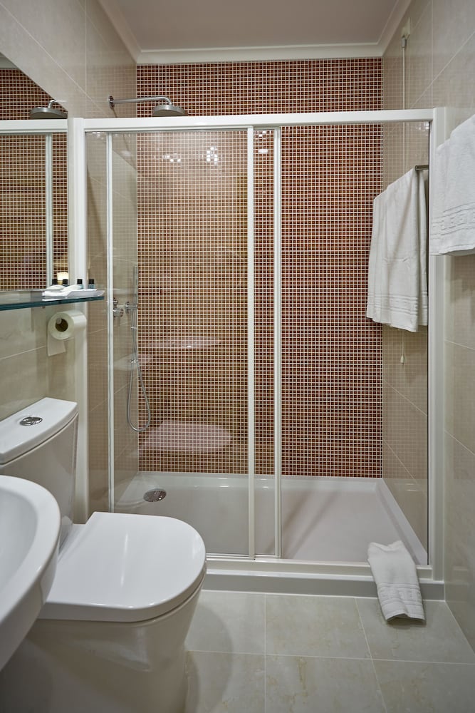 Welcome In - Suites & Hostel