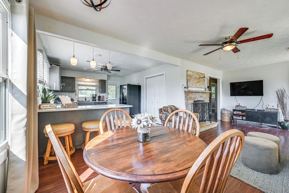 Near Dtwn Somerset: Tranquil Getaway w/ Fire Pit