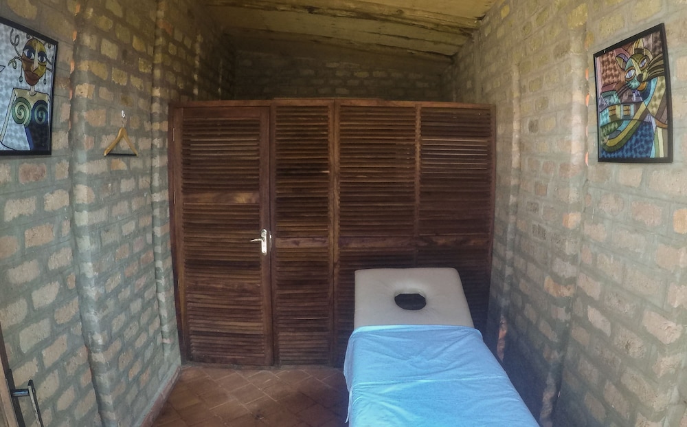Buvi Lodge