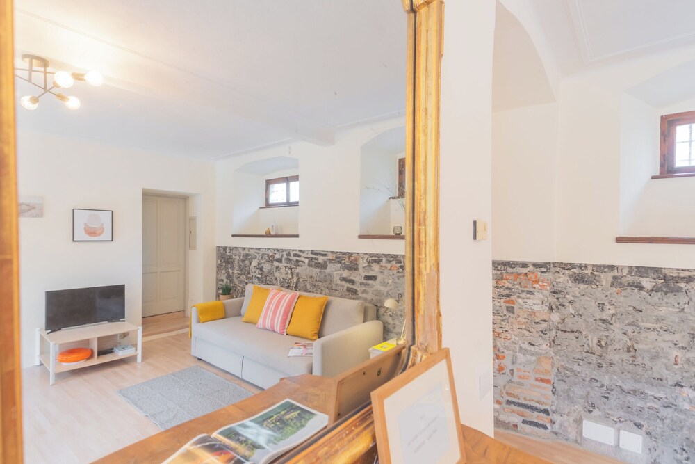 La Piazza di Cernobbio by Rent all Como