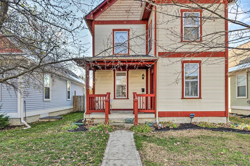 Cozy Indianapolis Home w/ Private Hot Tub!