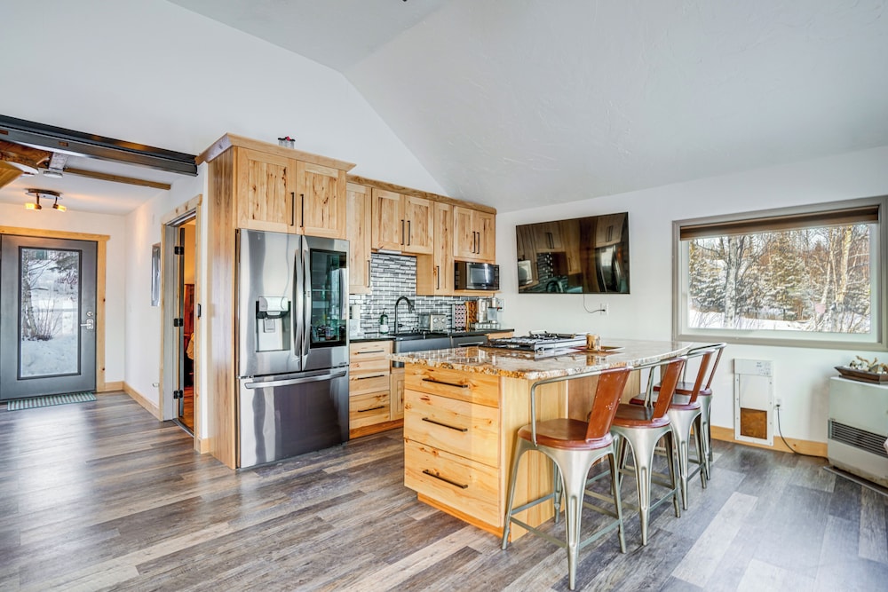 Scenic Waterfront Big Lake Home: Fish, Boat, Sled!