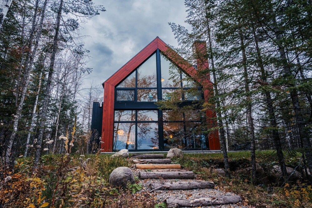 Bright Chalet With hot tub and Indoor Sauna