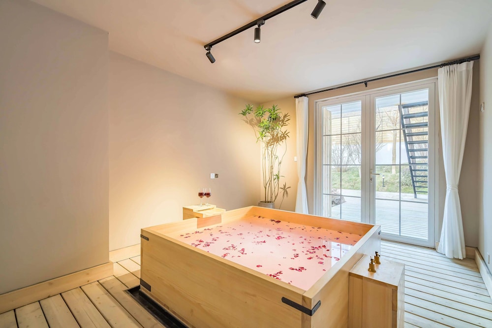 Beijing XiaoTang YiPiao Hot Spring Resort