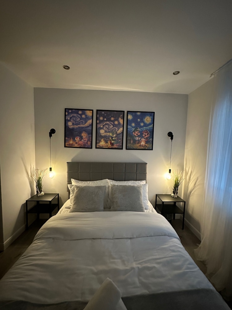 The Retro Suite With Wii Games and Entertainment
