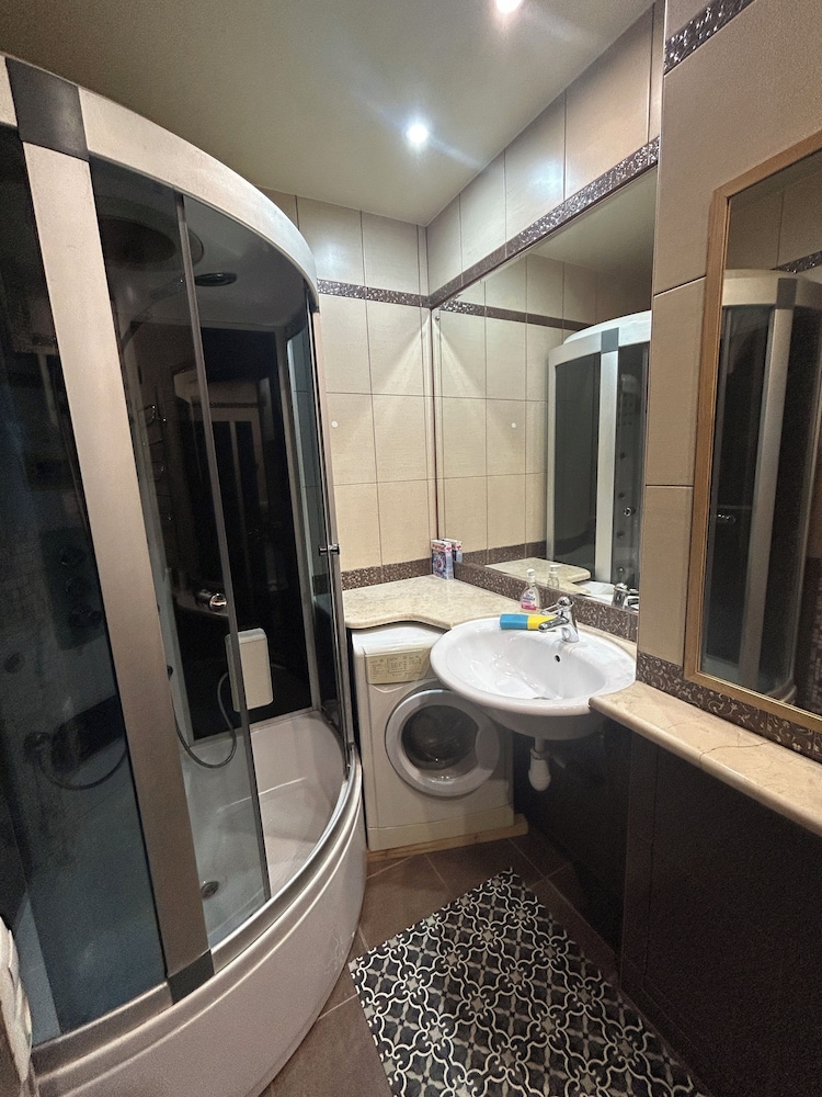 Spacious apartment near railway station
