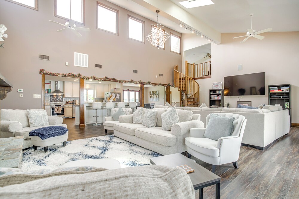 On-site Boat Dock: Queenstown Home w/ Pool & Yard!