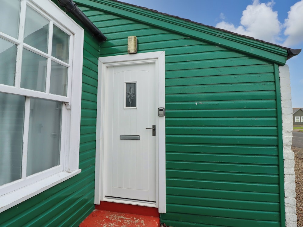 Armstrong Cottages No2