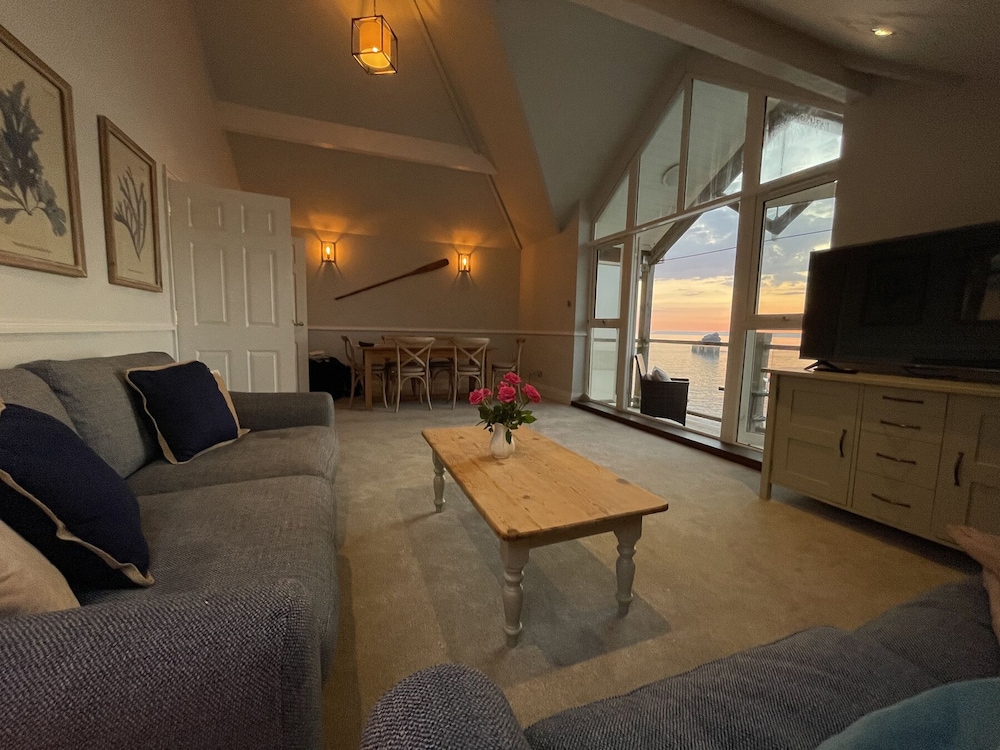 12 Thurlestone Rock