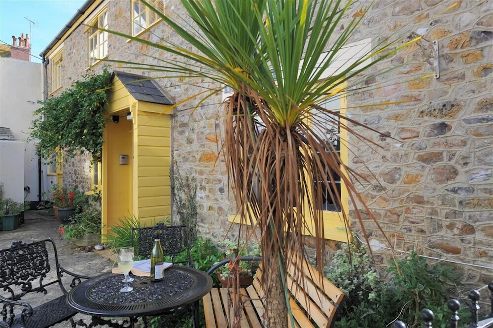 Honeysuckle Cottage
