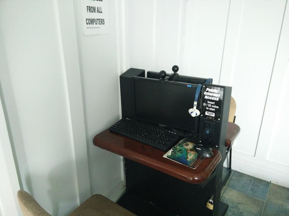 Cairns Girls Hostel - Image 2