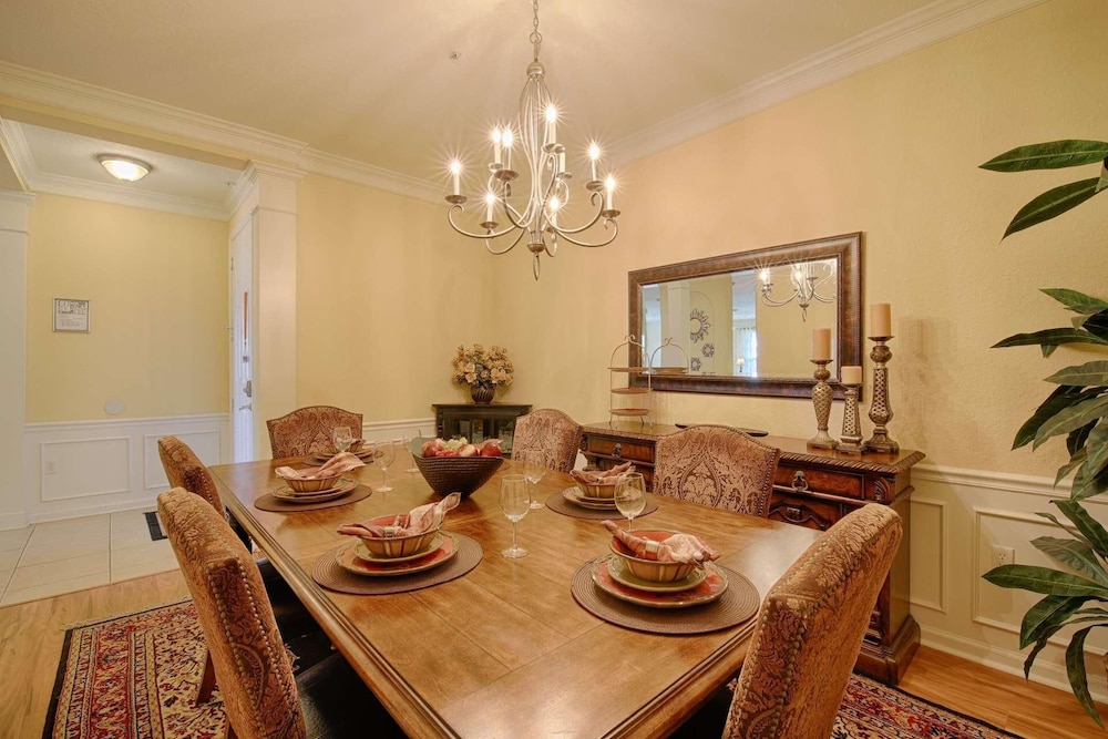 5048 Vista Cay