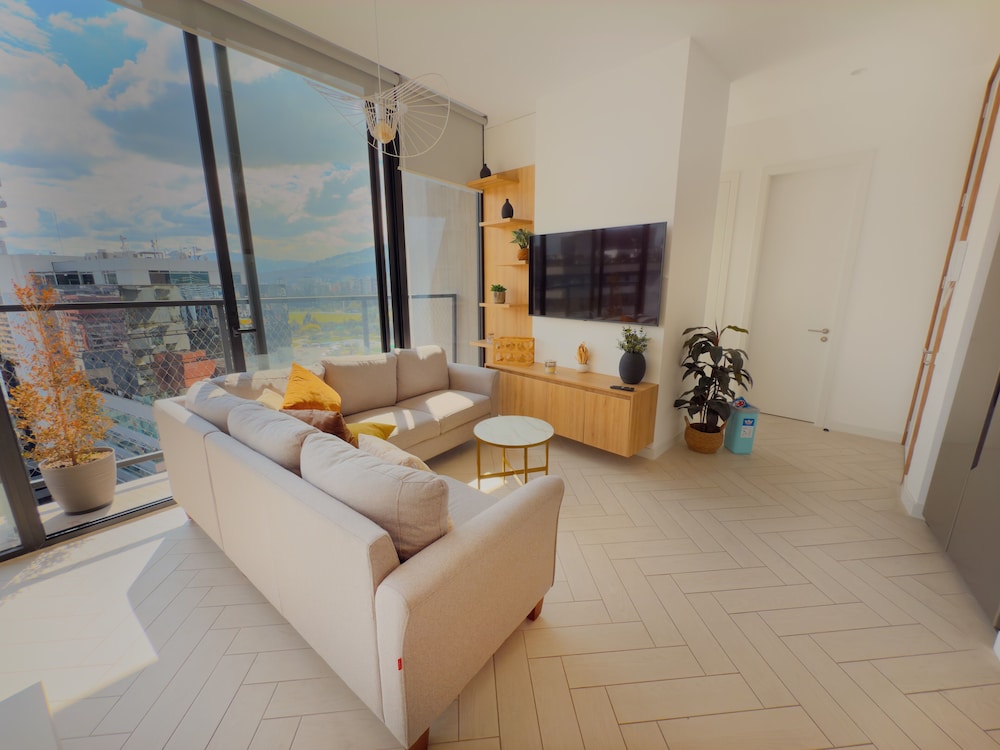 Apartamento en el edificio más alto UIO