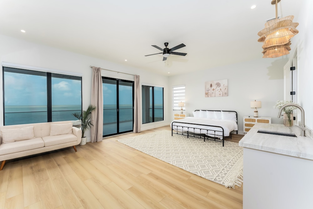 Spacious Bay