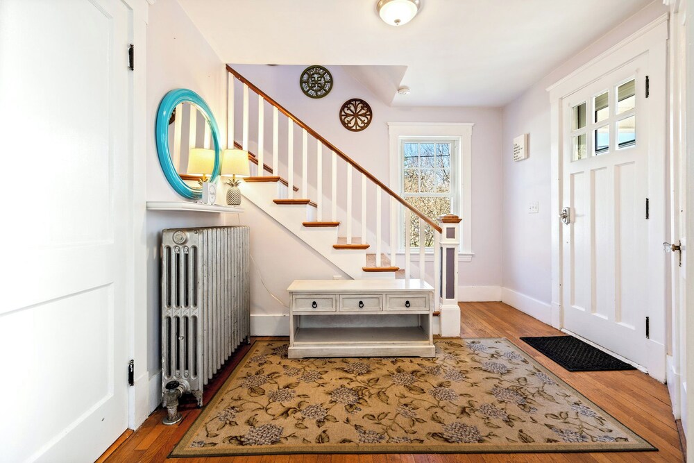 Ogunquit Village 4BR Walk to Beach, Dining & Town Center