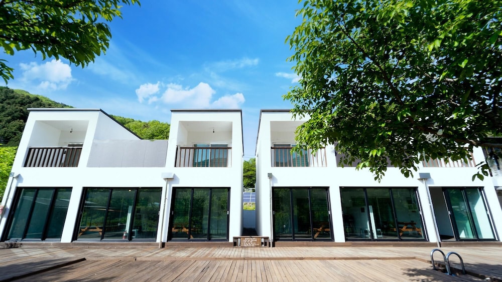 Gapyeong Bom Kids Gajok Spa Pension view 5