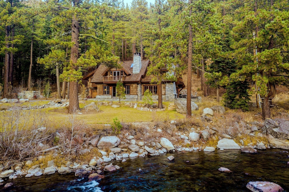 Hunter by Avantstay Riverfront Cabin w Prvt Cottage 5mins From Palisades