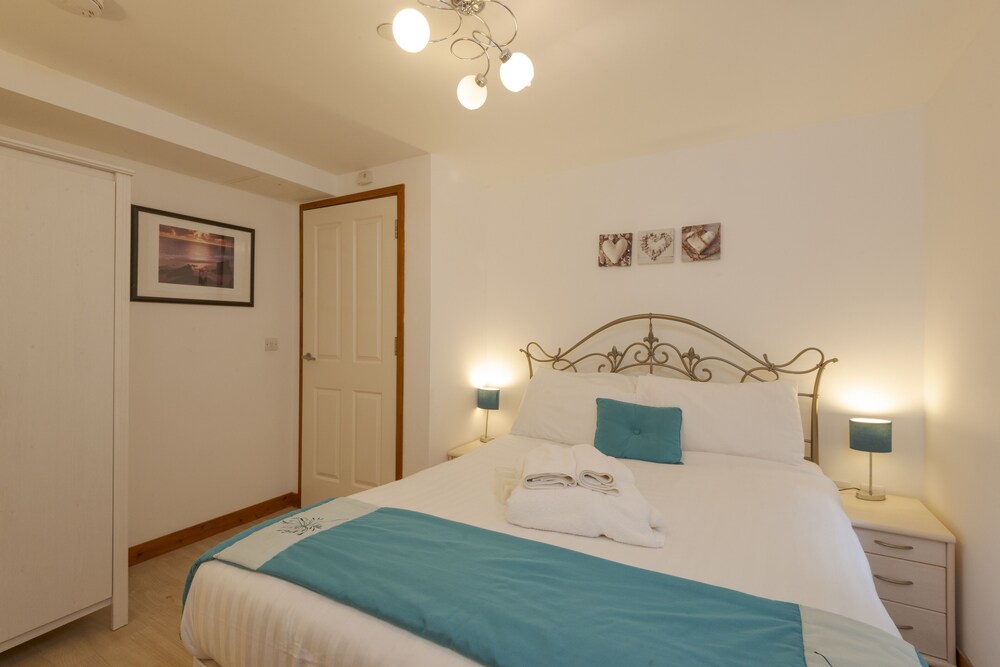 White Lodge Apartments view 5