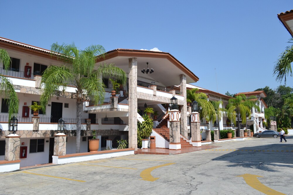 Colima Vacations - Hotel Maria Isabel - Property Image 10