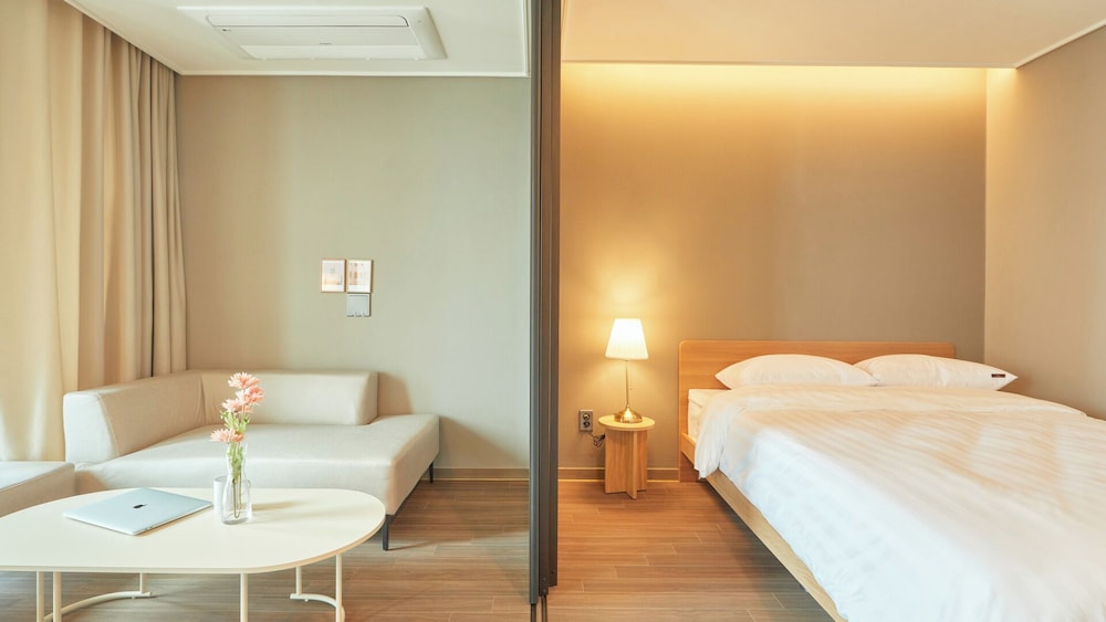 Elbon The Stay