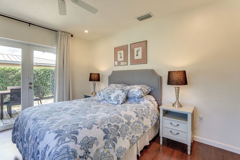 Poolside Oasis 6 Mi to Beaches: Sarasota Hideaway!