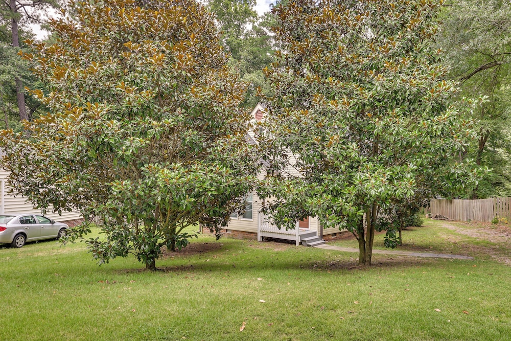 Game Room + Yard: Updated House in Chester!