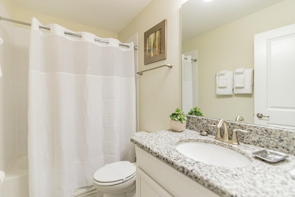 Holiday Retreat by Orlando Short Term - Image 5