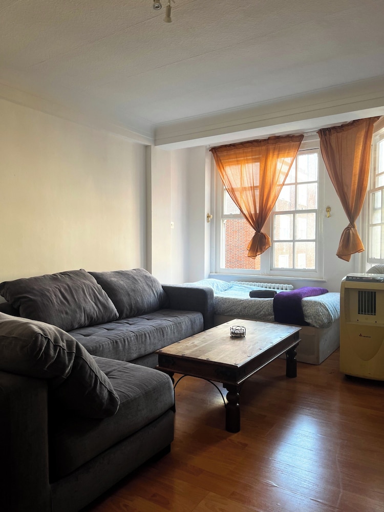 Marble Arch Chic Apartment With Air Conditioner