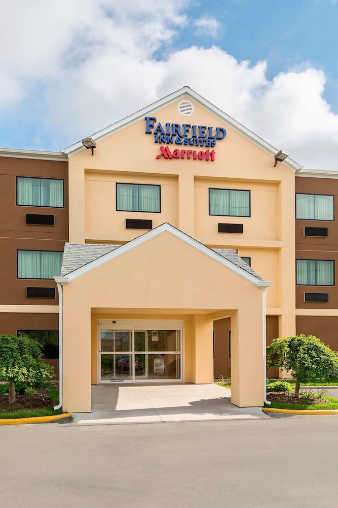 Fairfield Inn & Suites by Marriott Springfield - Image 1