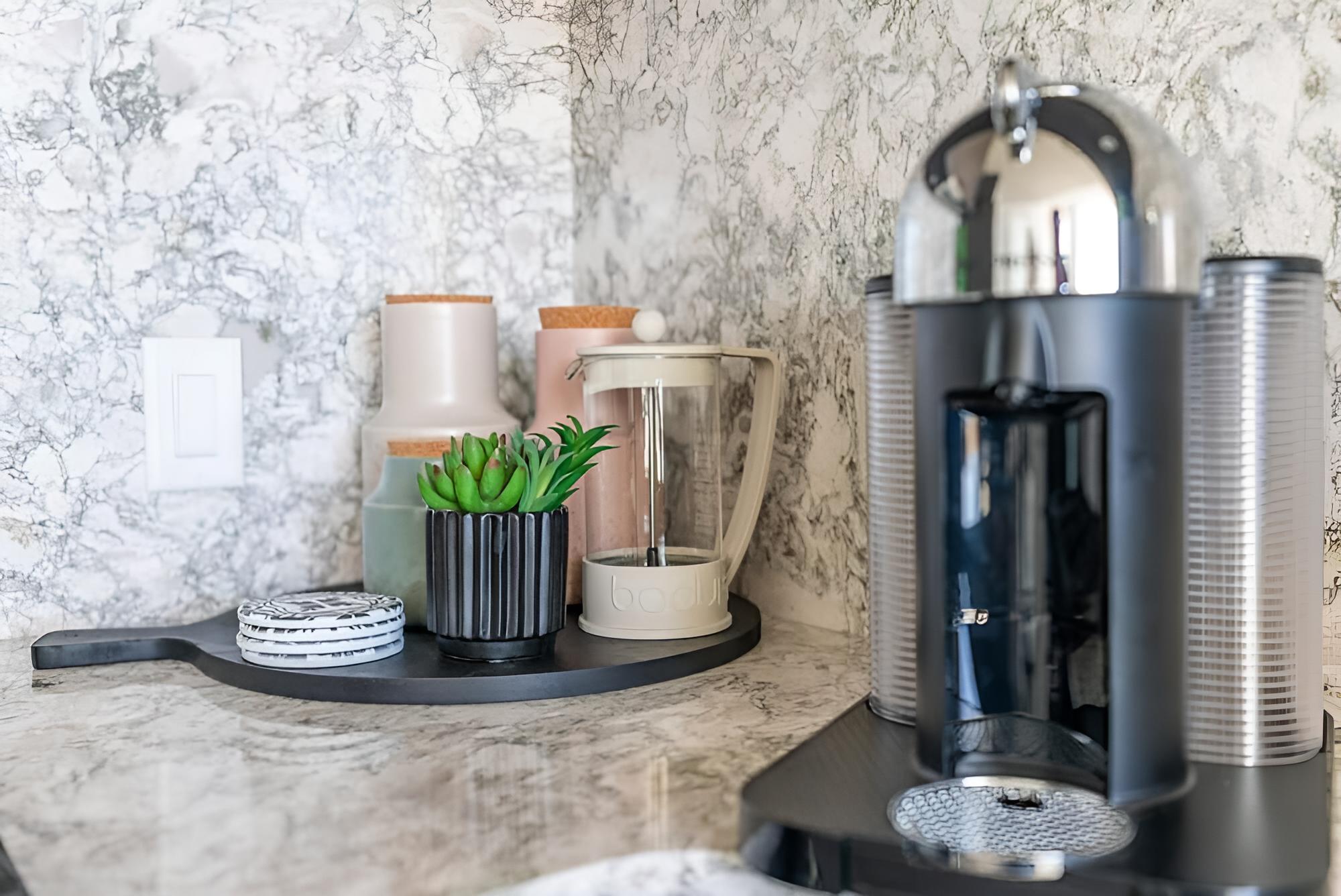 The Luna No Service Fees Pool Hottub - Image 5