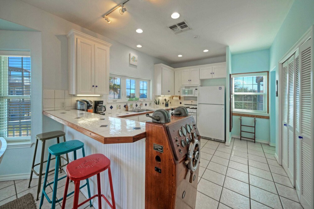 Ocean View Escape w/ Boardwalk + Pool Access Point Break by Avantstay