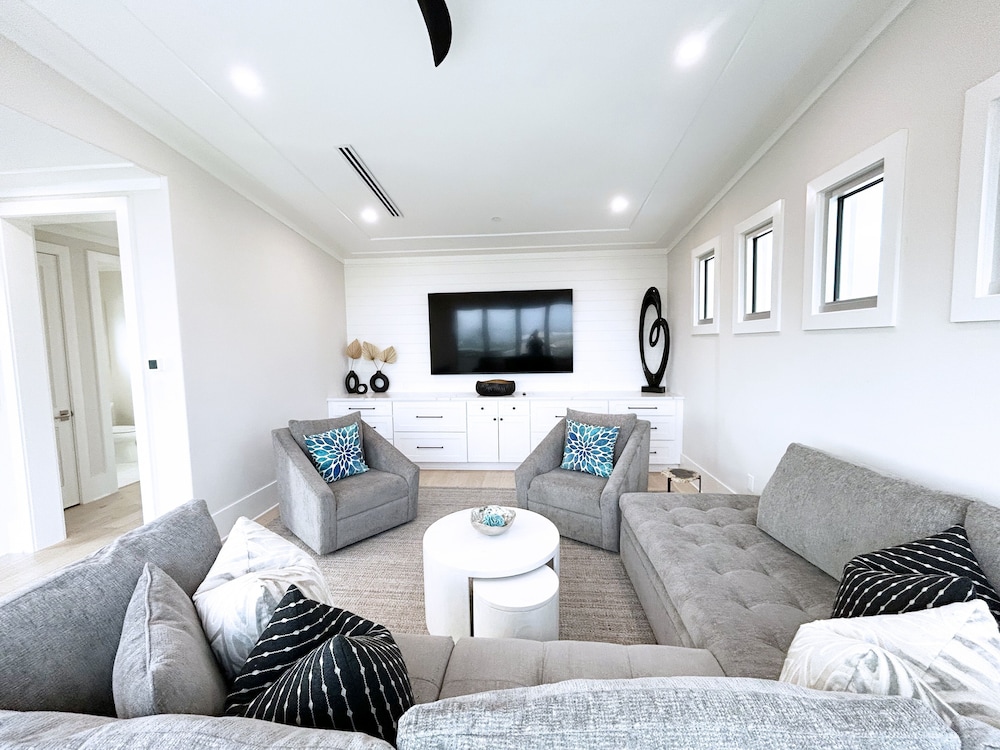 Ocean Breeze 5 Bedroom Home