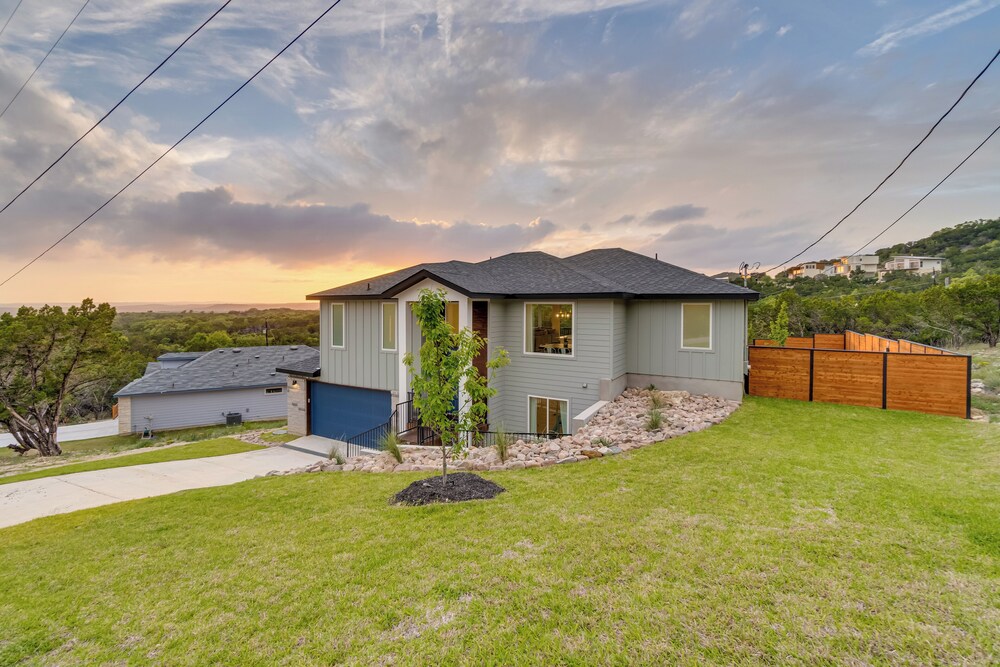 Lago Vista Home w/ Game Room Outdoor Tub! - Property Image 32