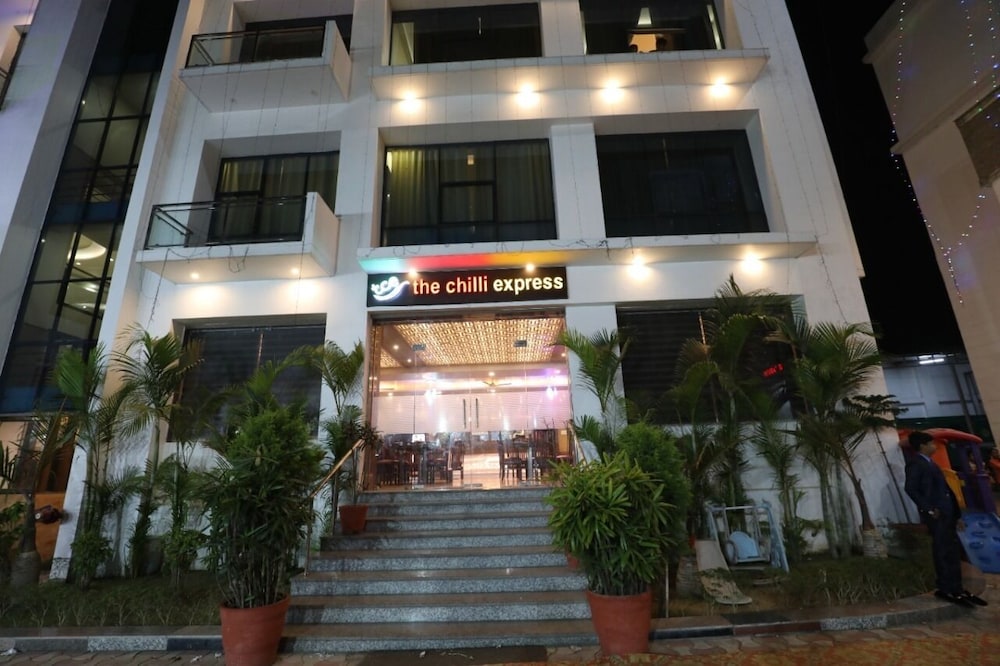 Hotel Sapphire Inn Siwan With AC Room