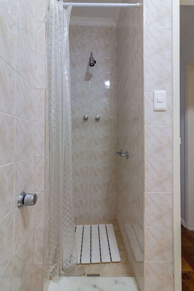 Comfort in Copacabana 9 Minutes From the Beach Cj202