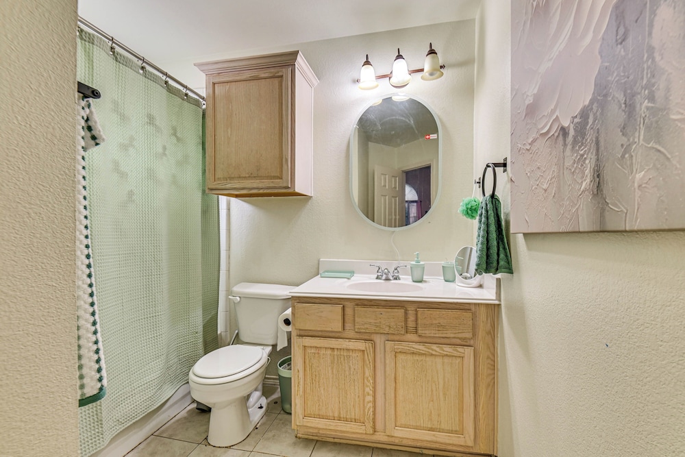 Shop, Play & Explore: Family Home in Allen