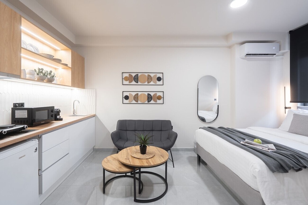 LIV - Prime Central Athens Studio S8-2a