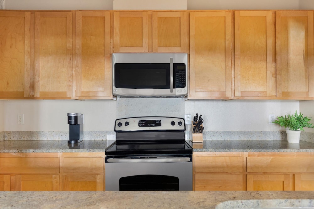 Bellevue Spacious 2BD 2BA Apartment - Property Image 8