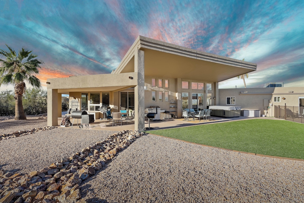 Home Near El Conquistador Golf: Hot Tub + Mtn View