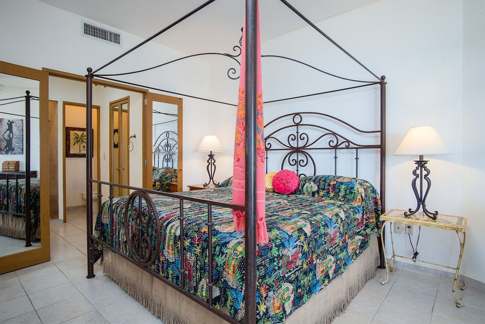 Casa Frida Massive Condo Sleeps up to 12!