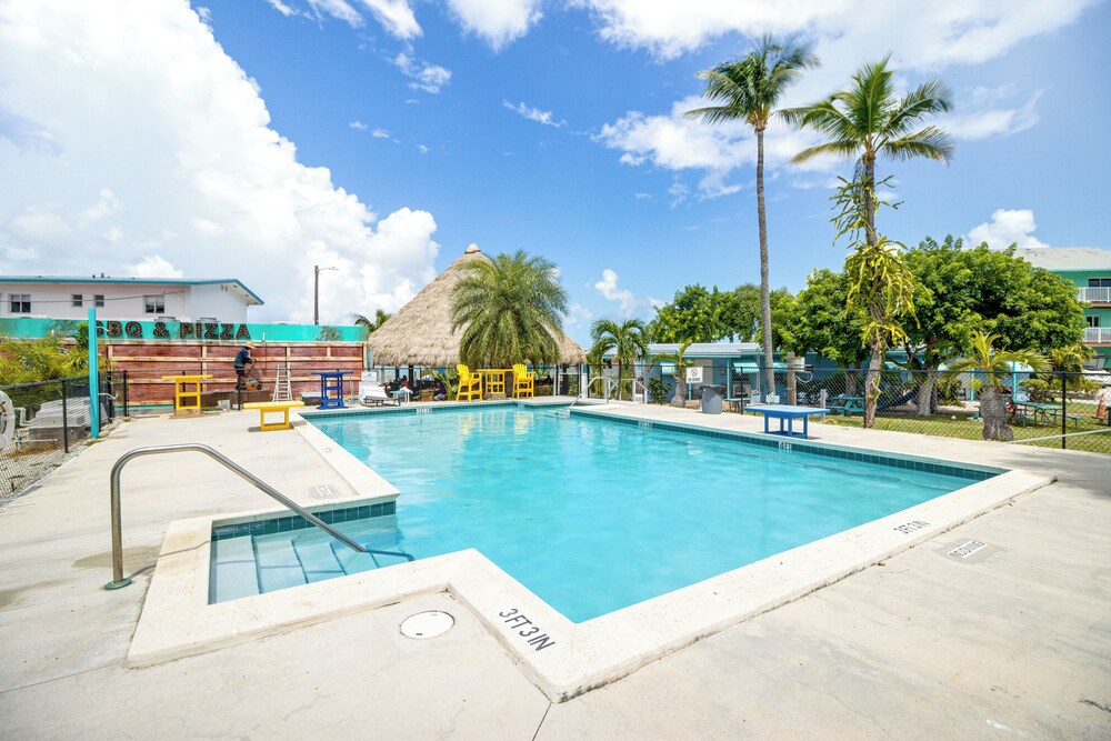 Walk to Beach: Florida Keys Gem w/ Ocean Views