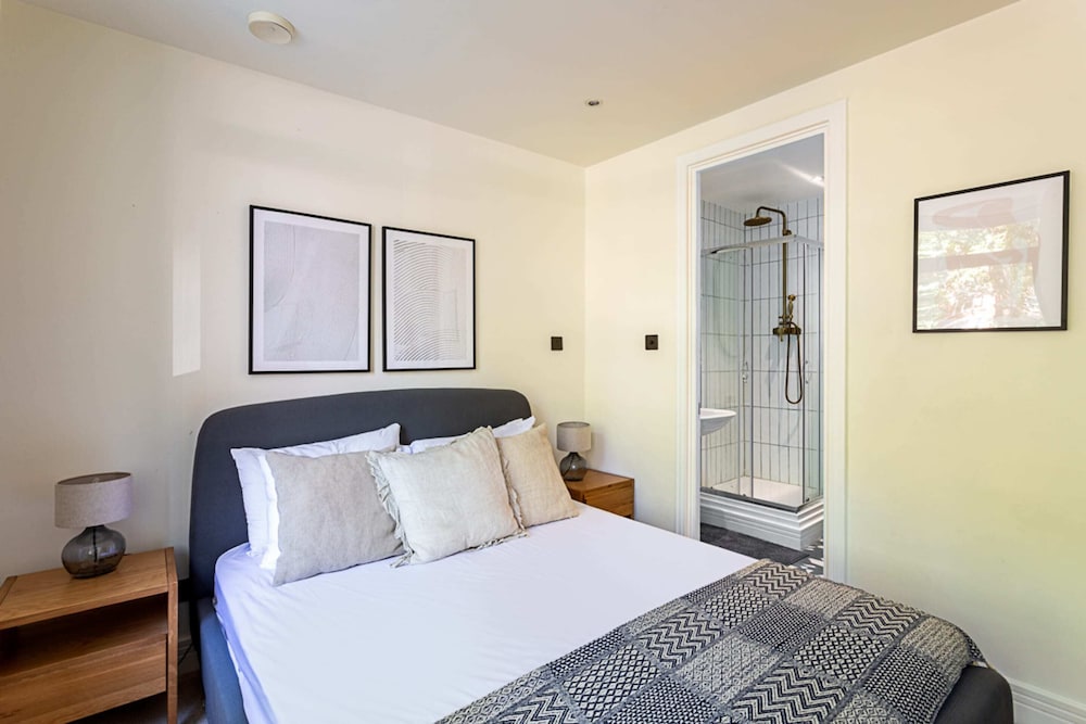 Stunning Modern Apartment in the Heart of Holborn